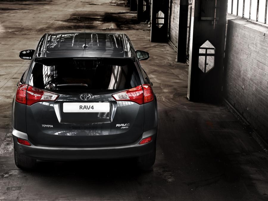  Toyota RAV4 2013 года  (EU) (фото 13 из 27)